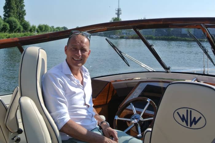 Aankoopmakelaar van jachten Arthur von Barnau Sythoff zorgt ervoor, dat aanstaande kopers van boten de boot kopen, die het beste bij hen past.