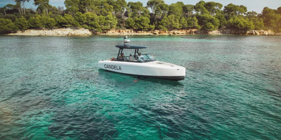 Candela maakt T-Top versie van langste elektrische boot C-8