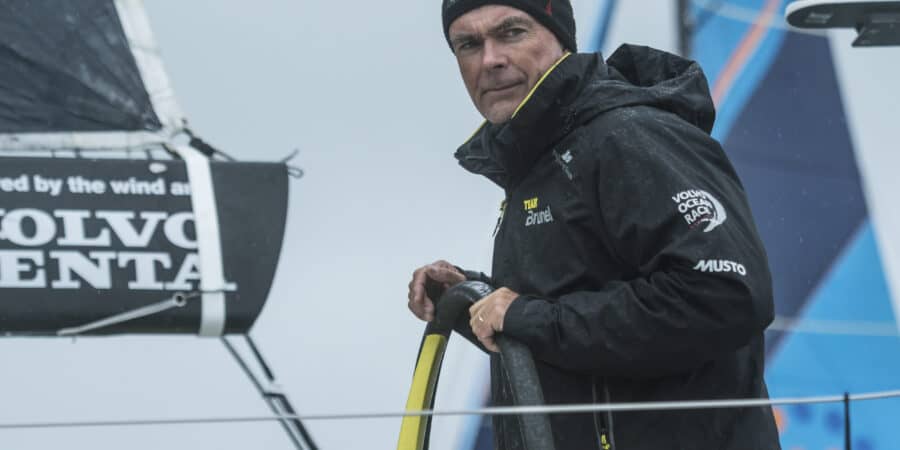 Team JAJO-schipper Jelmer van Beek selecteert Bouwe Bekking voor The Ocean Race