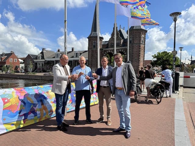Nieuw beeldmerk en logo Sneekweek