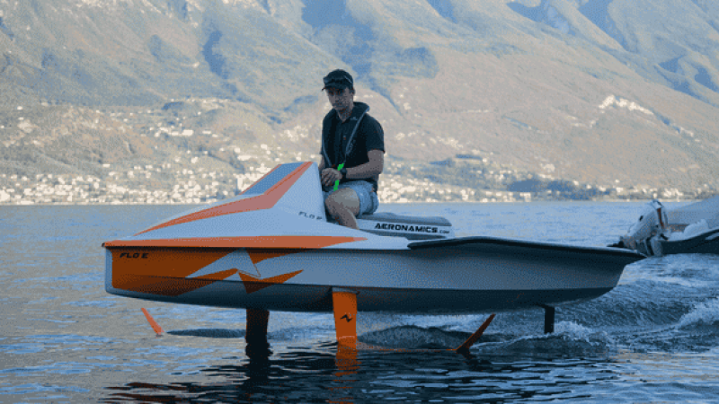 Aeronamics presenteert elektrisch foilende boot de FloE