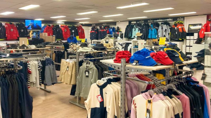 Watersportwinkel George Kniest heeft een uitgebreid assortiment zeilpakken