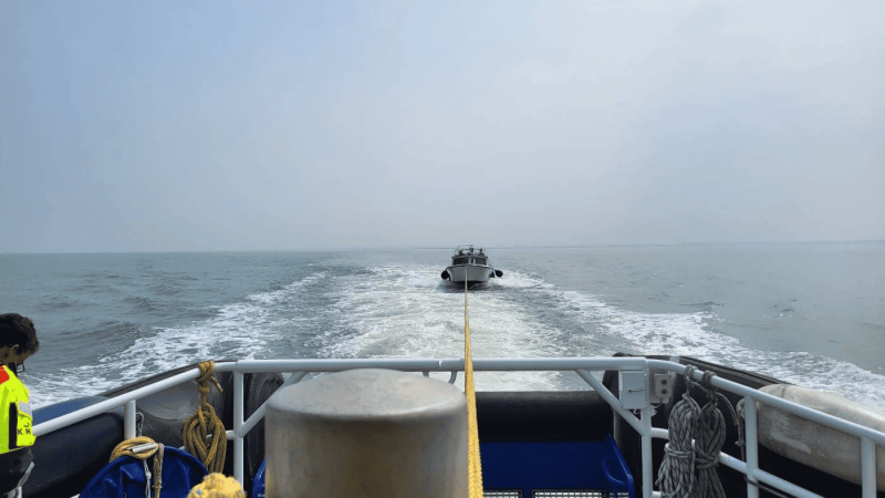 KNRM-Motorboot met motorproblemen (PRIO1)-Nauticlink