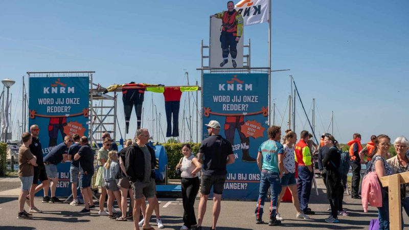 KNRM opent reddingstations tijdens Reddingbootdag-Vaarmarkt