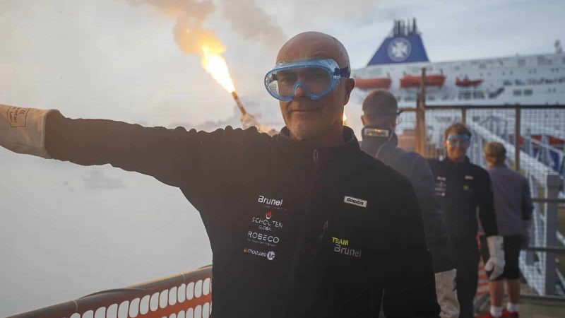 Bouwe Bekking pyrotechnics training