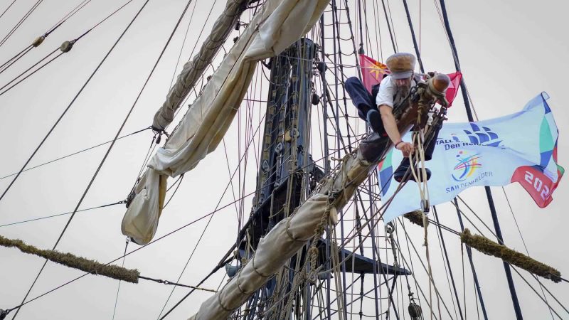 Werk aan de tuigage Sails Den Hhelder 2023