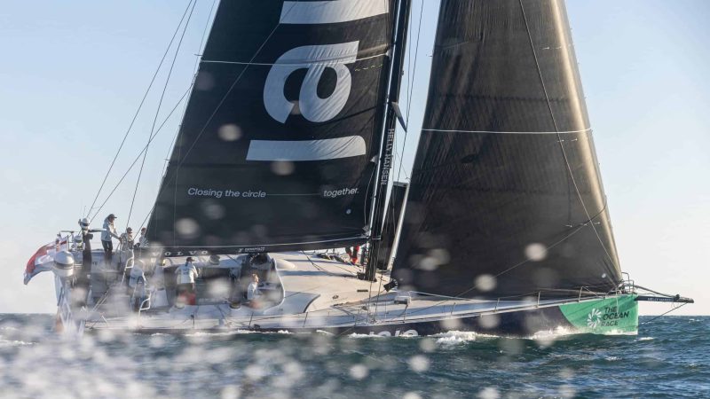 Team JAJO in op en top race modus aan de start van de In Port Race in Alicante