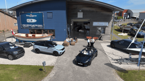 Vaarmarkt-Cars en Boat