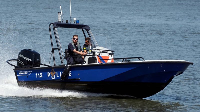Snelle politieboot